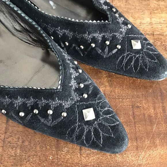 New Donald Pliner silver stud metallic wedge flats size 6 1/2 m - Picture 3 of 5